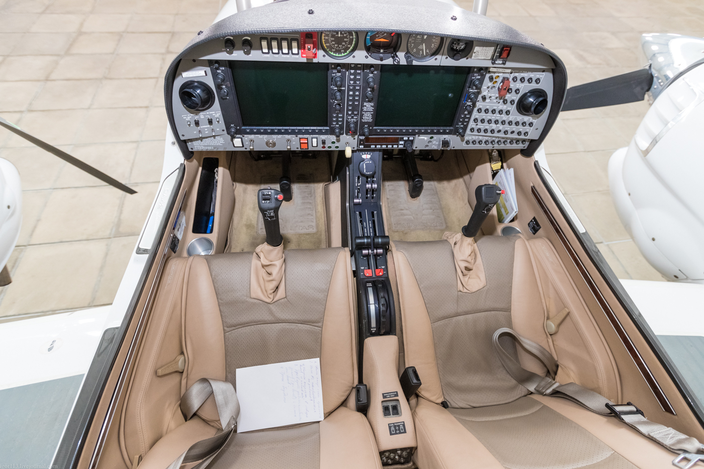 cabina Diamond DA42 Twinstar